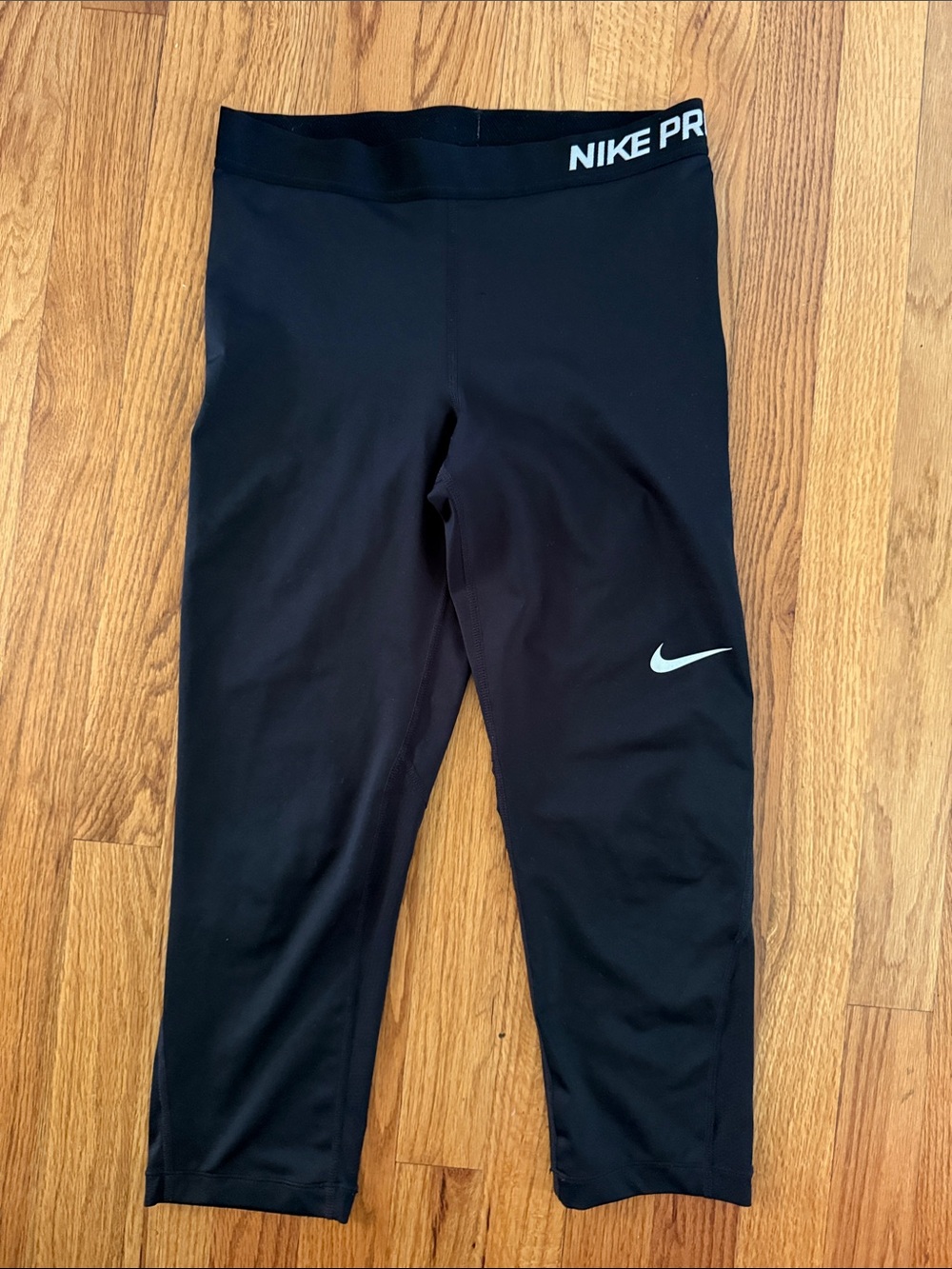Nike Pro Dri-FIT Black Capri Leggings Women's Medium Compression Training Tights